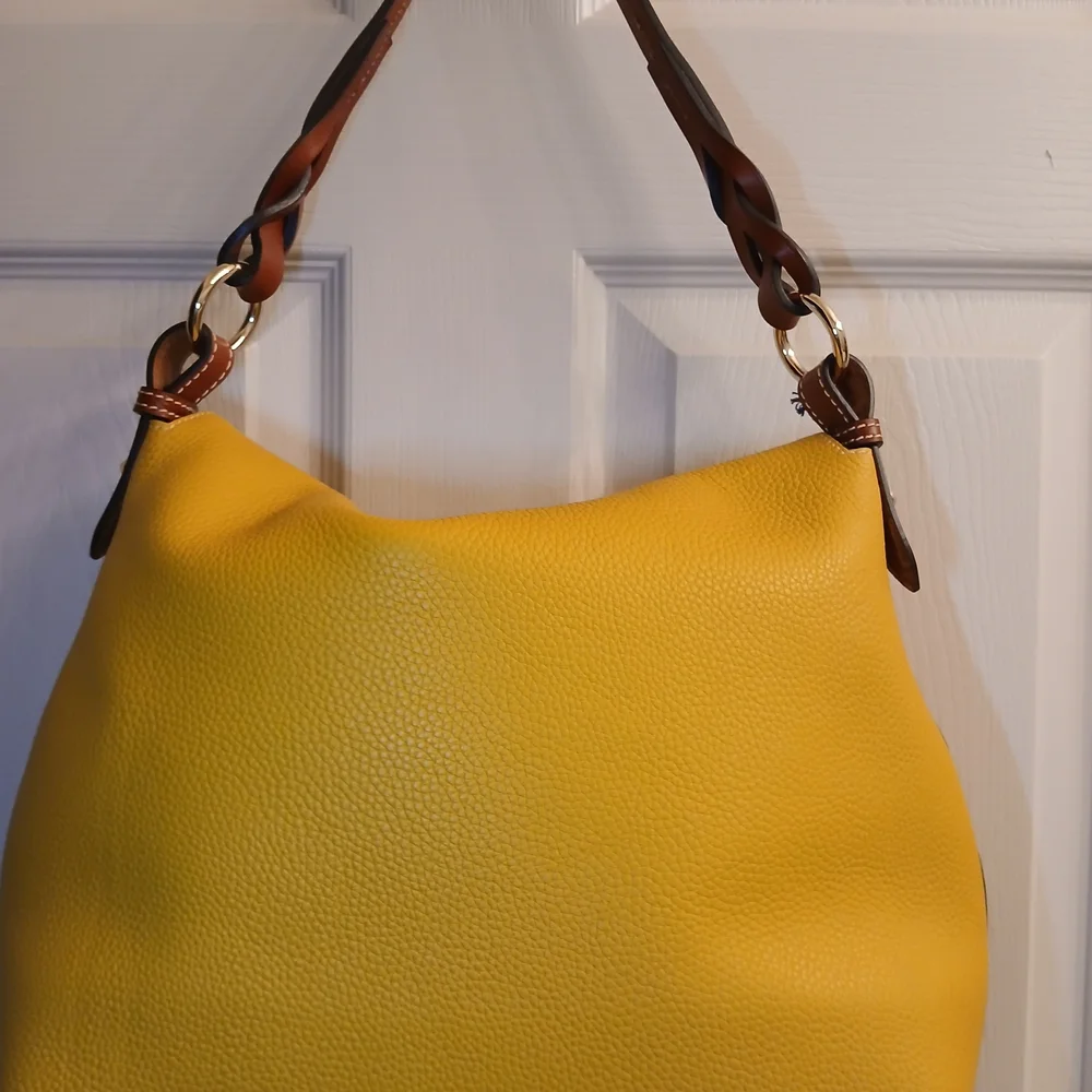 Dooney & Bourke Yellow Leather Hobo Bag . Brand New!!💗💗💗NWT/New - Picture 2 of 6